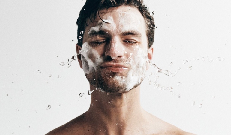 چگونه با تغییر فصلها، روتین مراقبت از پوست را تنظیم کنیم؟